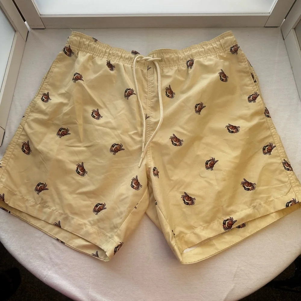 H&M Men's crab print swim trunks size M